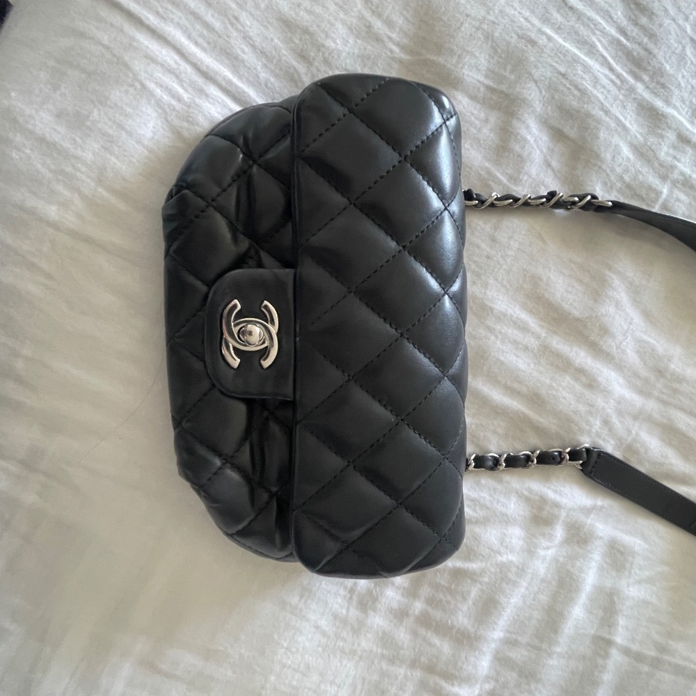 Authentic Chanel Uniform Black Leather Quilted Belt Bum Bag Sling - Picture 6 of 7